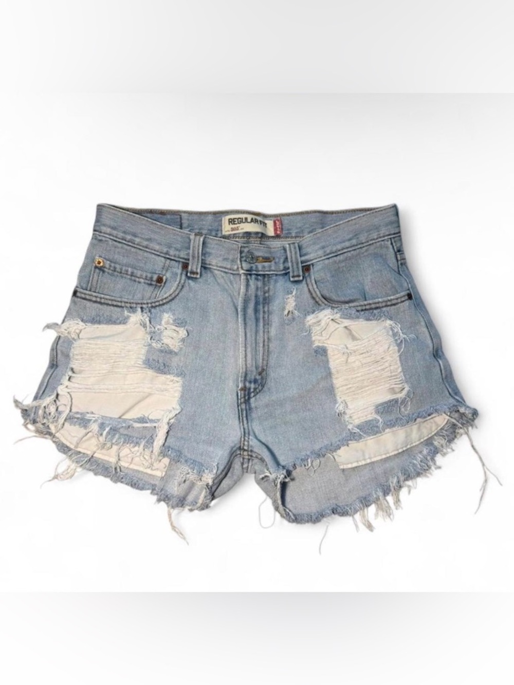 Levi's Distressed festival light wash denim shorts 🐚